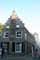 Huis met Uitkragende Schoorsteen