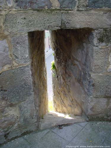 Middeleeuwse stadsomwalling BINCHE foto 