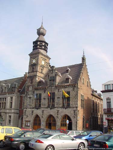 Maison Communale et beffroi BINCHE / BELGIQUE 