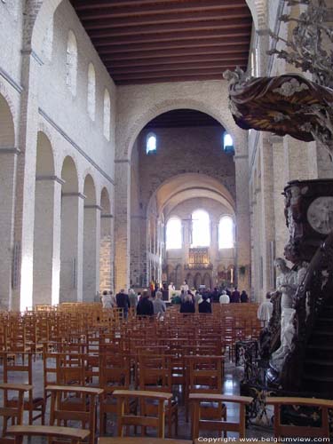 Sainte-Gertrude NIVELLES photo La nef centrale.