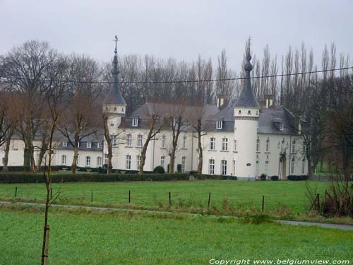 Kasteel van de Hutte (in Ressaix) BINCHE foto  