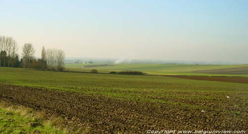 Zicht noorden Haulchin ESTINNES foto  