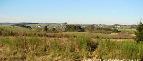 Zicht op Monaville LONGCHAMPS in BERTOGNE / BELGI  