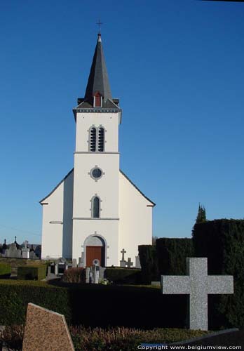 Kerk Sint-Etienne (Saint-Etienne) te Longlier NEUFCHATEAU / BELGI  