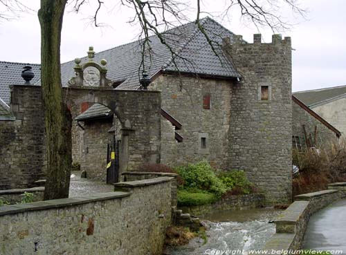 Chteau fort - Muse (Tpfereimuseum) RAEREN / BELGIQUE 