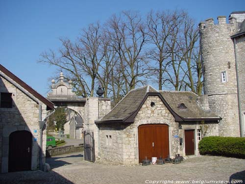 Chteau fort - Muse (Tpfereimuseum) RAEREN / BELGIQUE 