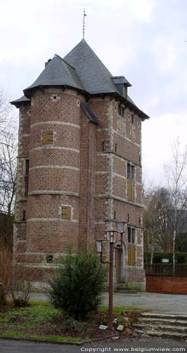 Het Torentje (wachttoren) NIVELLES in NIJVEL / BELGI 