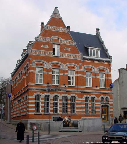 Former Post Office - Now Dexia CINEY picture e
