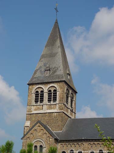 Sint-Victorkerk (te Auvelais) SAMBREVILLE / BELGI 