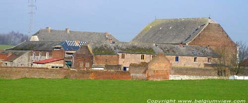 Boerderij van de Weg (te Spy) JEMEPPE-SUR-SAMBRE / BELGI  