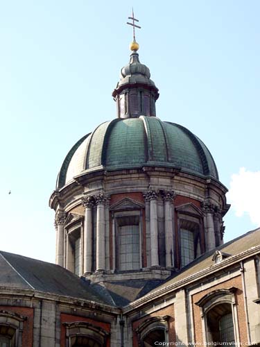 Sint-Albinuskathedraal NAMUR in NAMEN / BELGI 