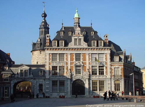 Vroegere Handelsbeurs en Place d'Armes NAMUR / NAMEN foto  