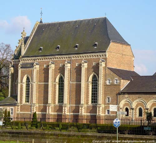 Alden Biesen Landcommanderij BILZEN foto Kapel zijkant