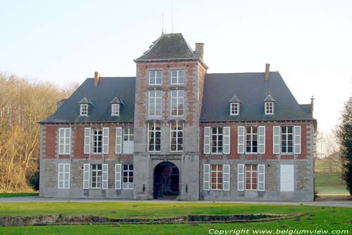 Kasteel van la Follie ECAUSSINNES in ECAUSSINES / BELGI  