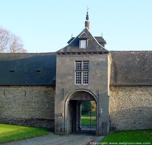 Kasteel van la Follie ECAUSSINNES in ECAUSSINES / BELGI  