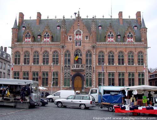 Stadhuis MOESKROEN / BELGI  