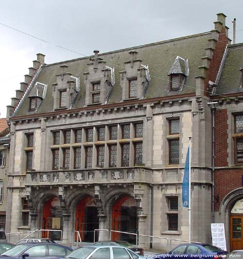 Town Theatre BINCHE picture e