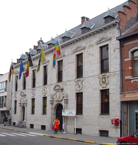 Maison communale WILLEBROEK / BELGIQUE 