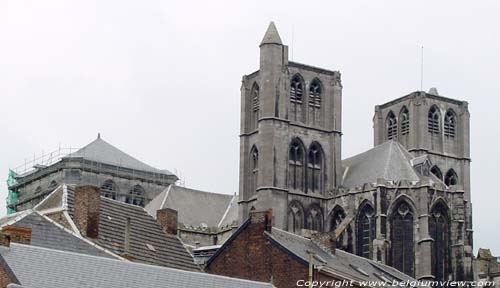 glise Notre Dame HUY / BELGIQUE 