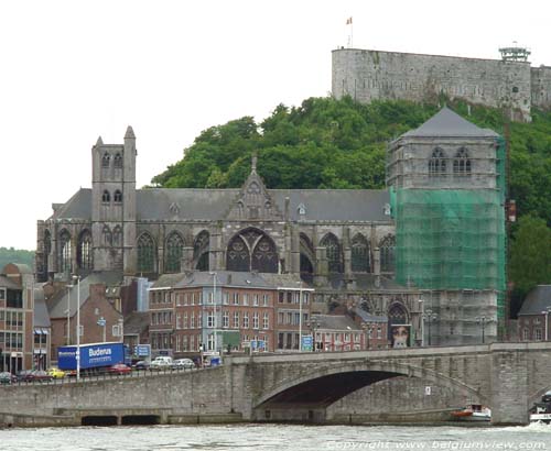 Onze-Lieve-Vrouwekerk HUY / HOEI foto Overzicht vanuit het noorden