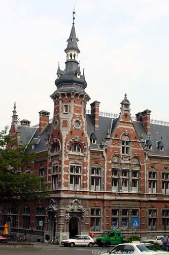 Postgebouw LEUVEN / BELGI Overzicht