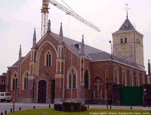 Onze-Lieve-Vrouw Tenhemelopnemingskerk (te Munsterbilzen) BILZEN / BELGI 