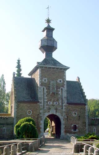 Jehay Castle AMAY / BELGIUM 17th century entry