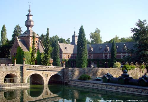 Chateau de Jehay AMAY / BELGIQUE 