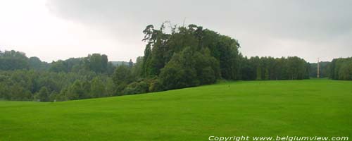 Zicht landschap Chateau La Hulpe LA HULPE in TERHULPEN / BELGI Zicht vanaf de voorgevel van het kasteel