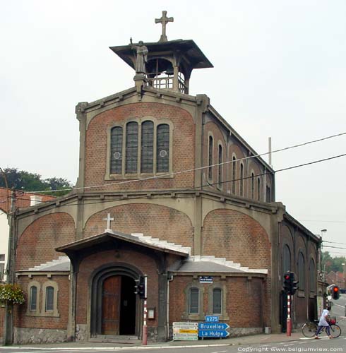 Sint-Pieter van Maubroux kerk (Rixensart) GENVAL in RIXENSART / BELGI Zicht oosten