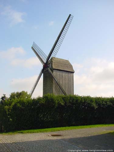 Molen aan Argenteuil LASNE foto Achtergevel