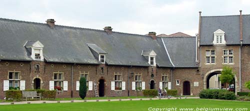 Begijnhof zuid AARSCHOT / BELGI Overzicht uit noordoosten