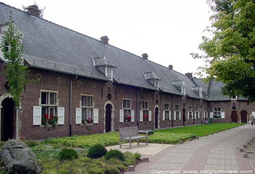 Begijnhof zuid AARSCHOT foto Overzicht uit noorden