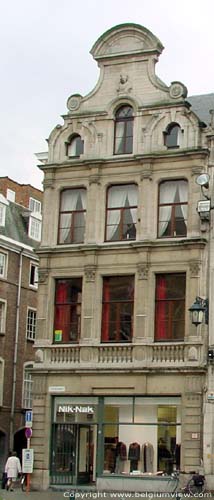 Vroegere brouwershuis met winkel Nik - Nak LIER / LIERRE photo