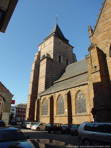 Johannes de Doperkerk WAVRE / WAVER foto Zijgevel van uit zuidoosten