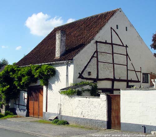 Huis met vakwerk WAVRE / WAVER foto Overzicht uit zuidoosten