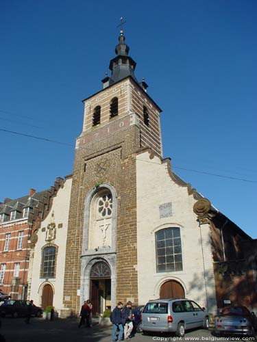 Onze-Lieve-Vrouw van Basse-Wavre basiliek WAVRE / WAVER foto Voorgevel