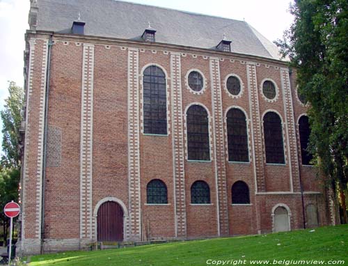 Brigittinen BRUSSEL-STAD in BRUSSEL / BELGI Zijgevel rechts