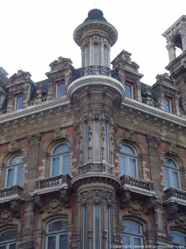 Herenhuis de Knuyt de Vosmaer BRUSSEL-STAD in BRUSSEL / BELGI Detail hoektoren oosten