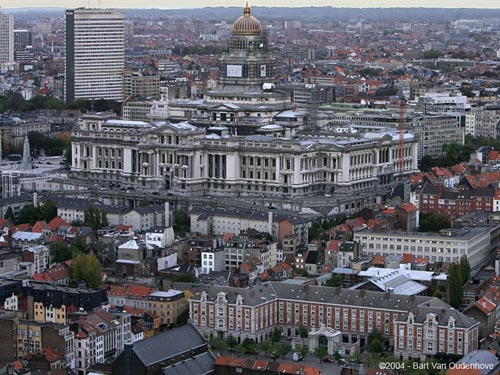 Palais de justice BRUXELLES / BELGIQUE Photo  par Bart Van Oudenhove (merci!)