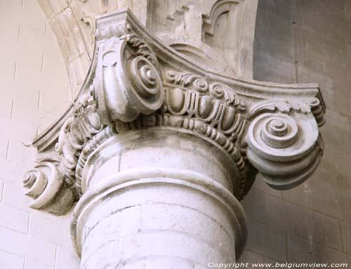 Abdij der Norbertijnen GRIMBERGEN foto Detail kapittel