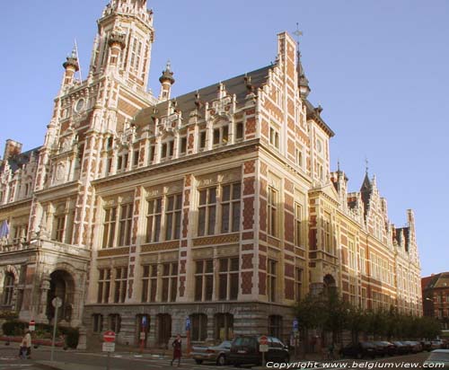 Gemeentehuis van Schaarbeek SCHAARBEEK / BELGI Overzicht zijgevel