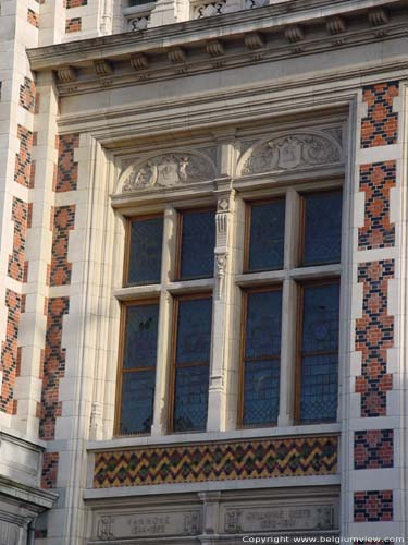 Gemeentehuis van Schaarbeek SCHAARBEEK / BELGI Detail ramen