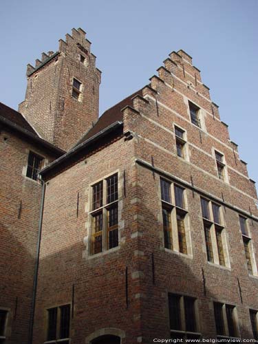 Woning van Guy Morillon LEUVEN / BELGI Toren en tipgevel