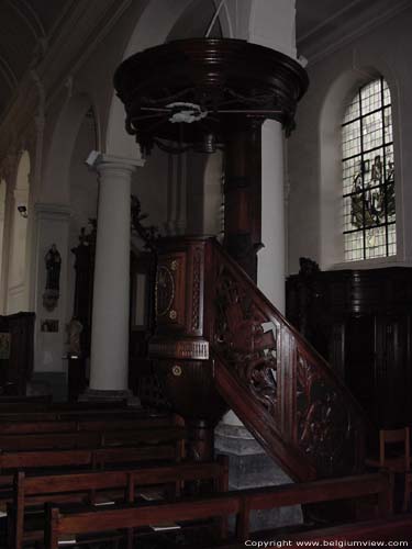 Kerk MONT-SAINT-GUIBERT / BELGI Preekstoel