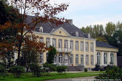 Chateau Bierbais MONT-SAINT-GUIBERT foto Voorgevel van inkom