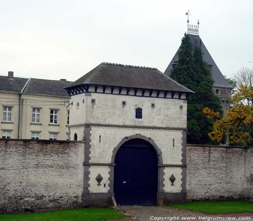 Château de Grand-Manil GEMBLOUX foto Poort