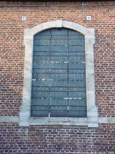 glise Saint-Trond ( Thorembais-Saint-Trond) PERWEZ / BELGIQUE Fenêtre sous arc segmentaire