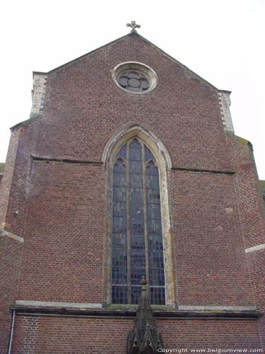 Kerk (te Beauchevin) GREZ-DOICEAU / GRAVEN foto Boven inkom