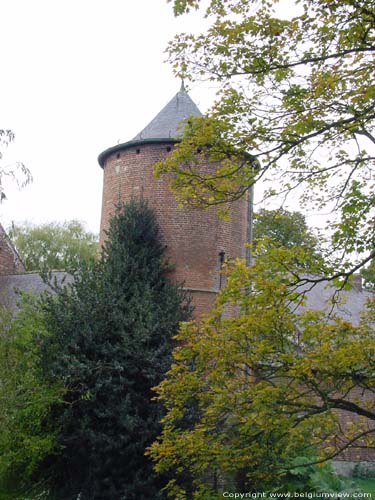 Chteau de Grez-Doiceau GREZ-DOICEAU in GRAVEN / BELGI Toren